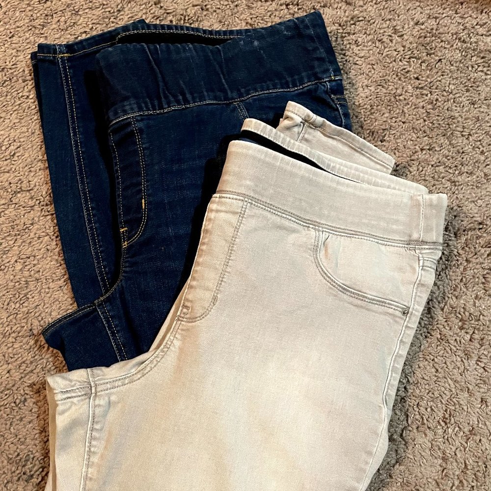 SALE! *3/$20* Denim Old Navy Rockstar Jeggings